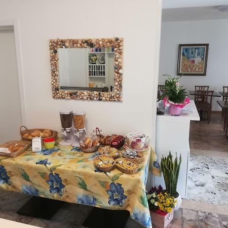 Albergo Elena Garni カオルレ エクステリア 写真