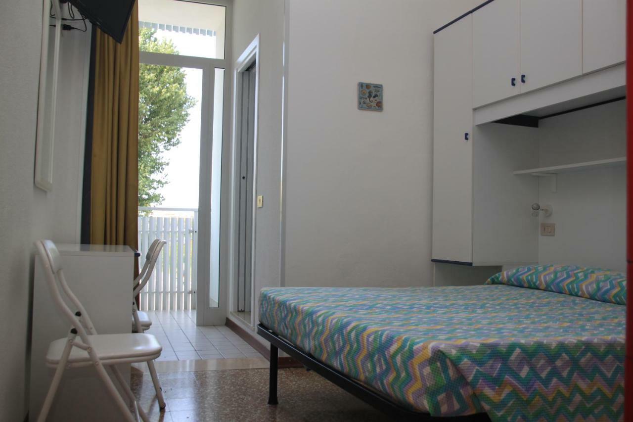 Albergo Elena Garni カオルレ エクステリア 写真
